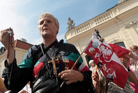 Kaczynského píznivci demonstrovali proti pesunu kíe